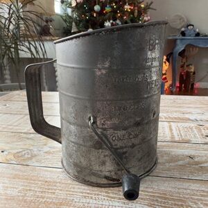 🥣Vintage Bromwell’s 3-Cup Flour Sifter | Tin | Made in USA🥣